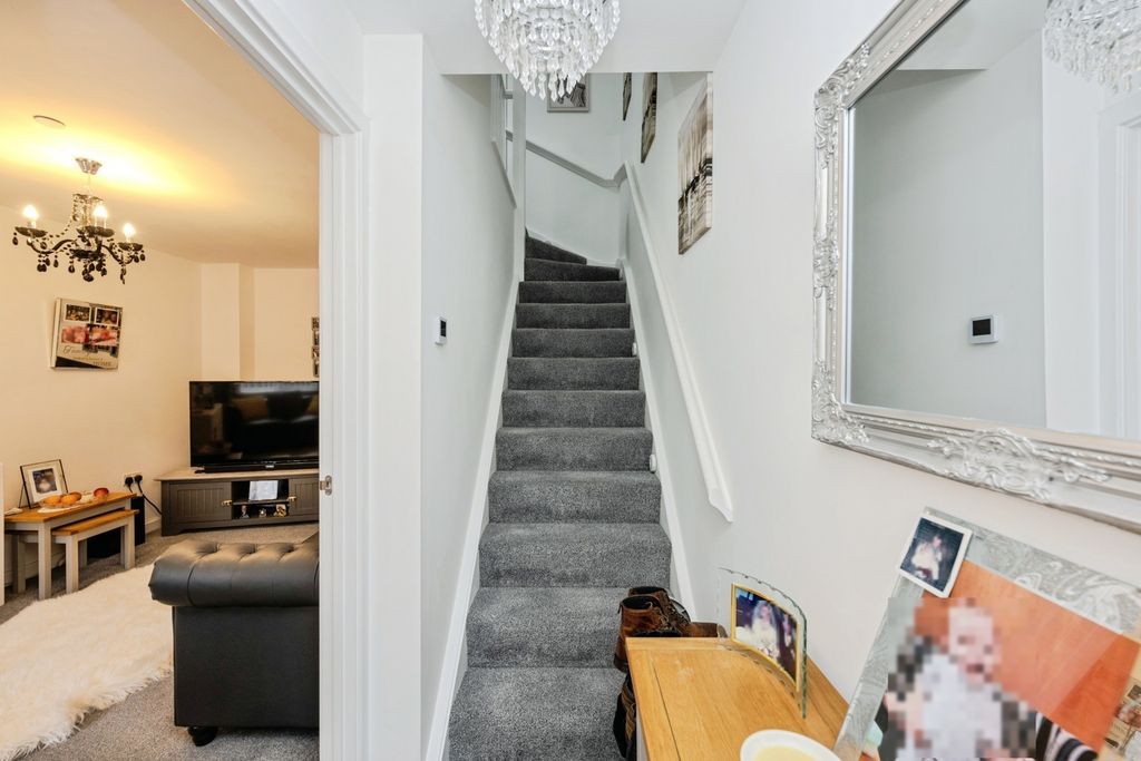 Property photo 2 of 20 Pbox-Img.Jpg