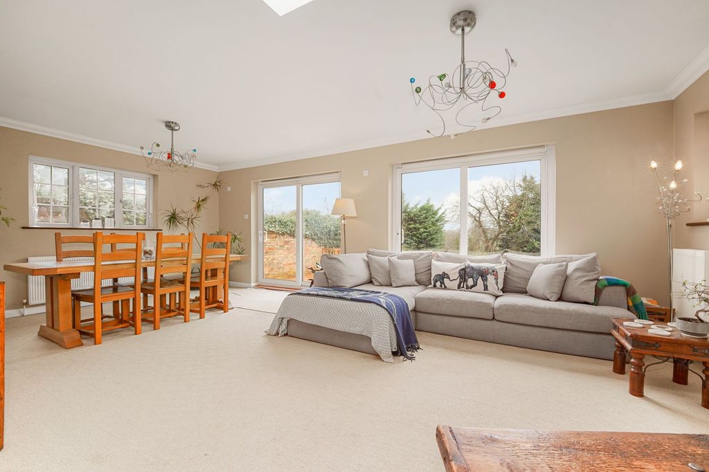 Property photo 2 of 38