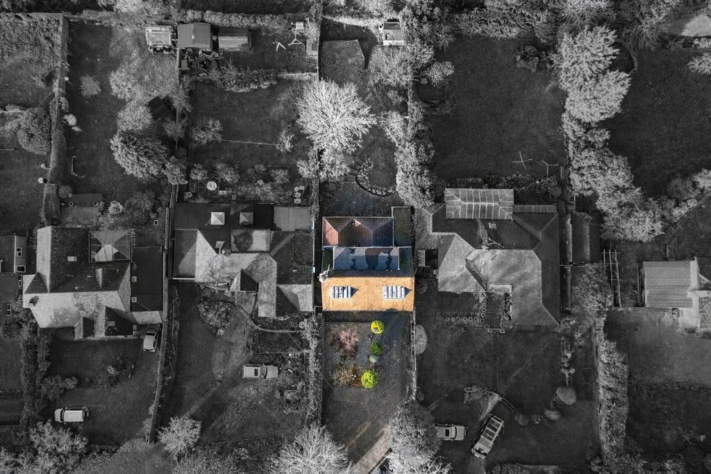 Property photo 2 of 24