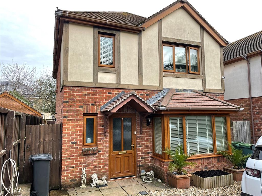 Property photo 1 of 7