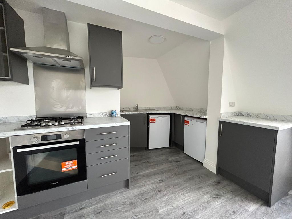 Property photo 1 of 6 Brand New 2 Bedroom Flat Available Now For Rent