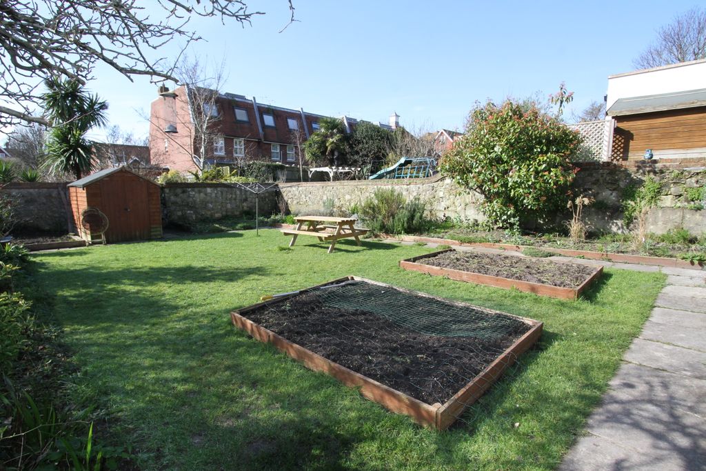 Property photo 3 of 21