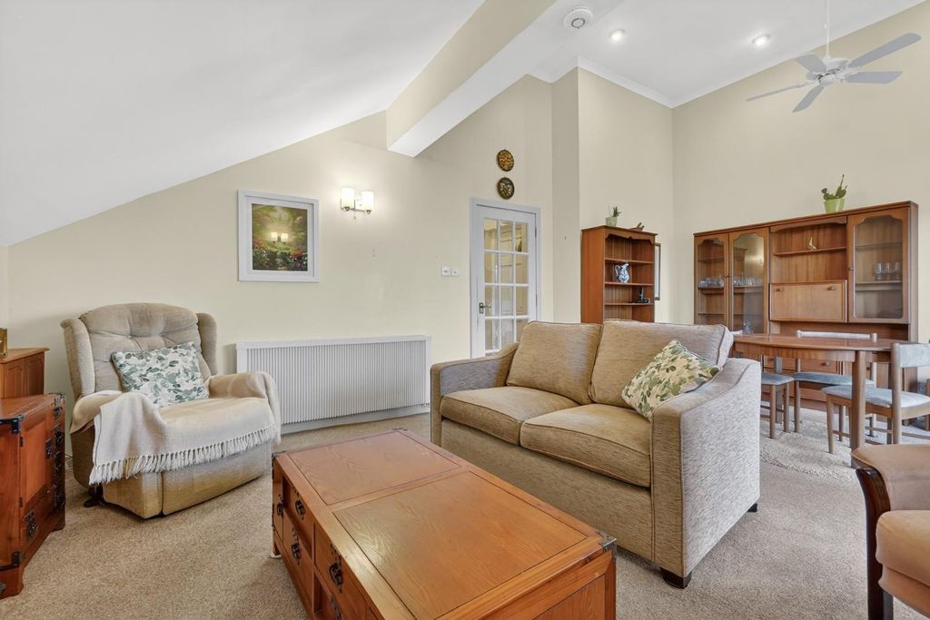 Property photo 2 of 20 9_90 Hill Street, Largs _06.Jpg