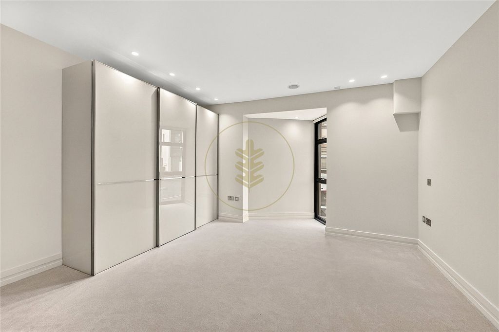 Property photo 3 of 15 Picture No. 05