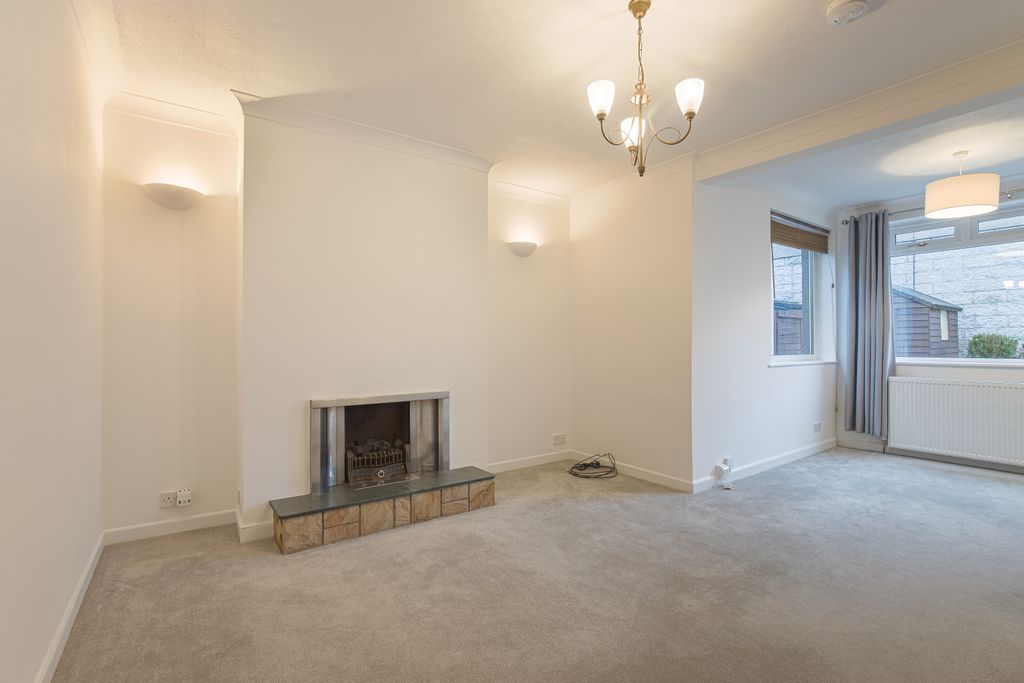 Property photo 1 of 13 Livingroomangle1