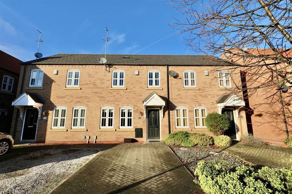 Property photo 1 of 15 Front