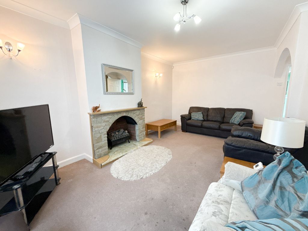 Property photo 2 of 12 Picture No. 19