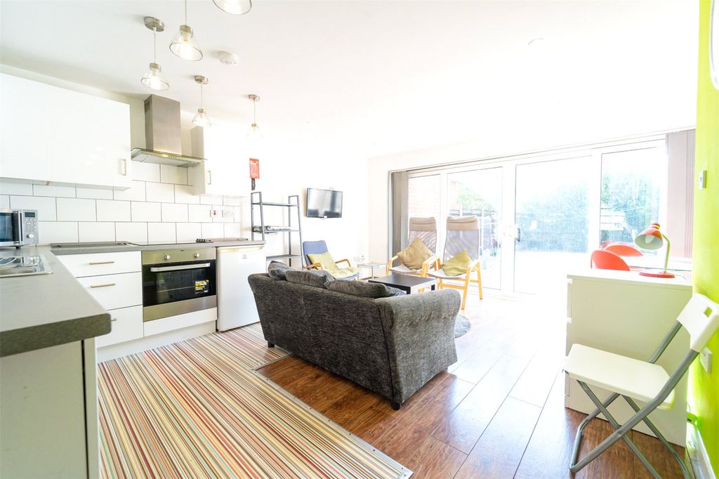 Property photo 3 of 41 Picture No. 13