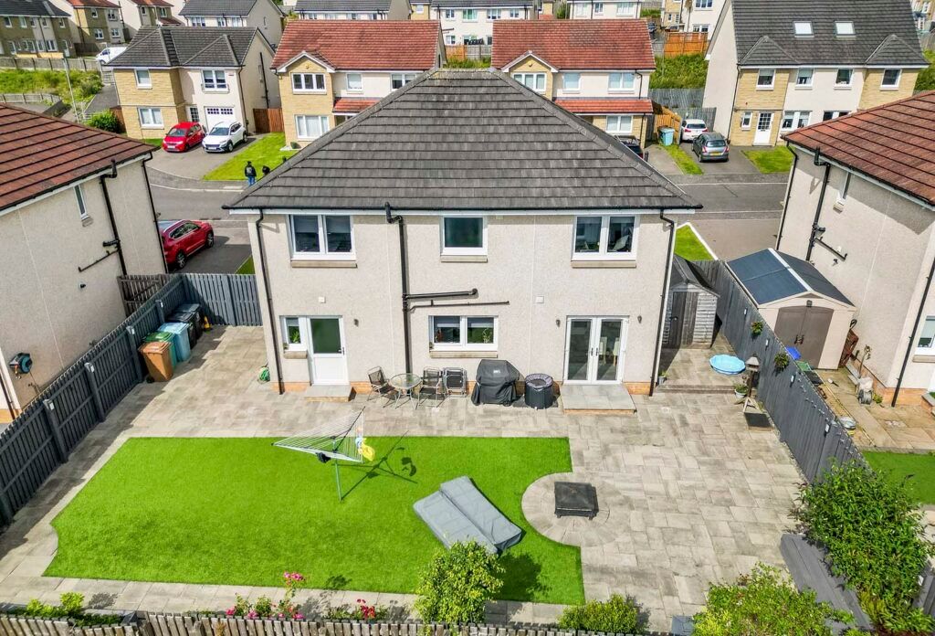 Property photo 2 of 32