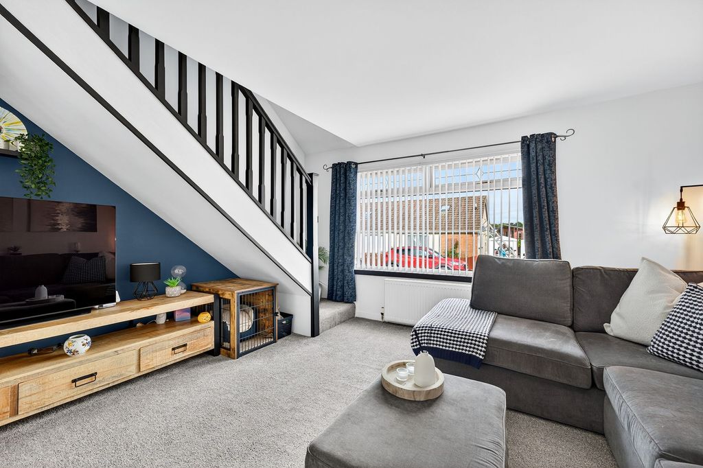 Property photo 3 of 32