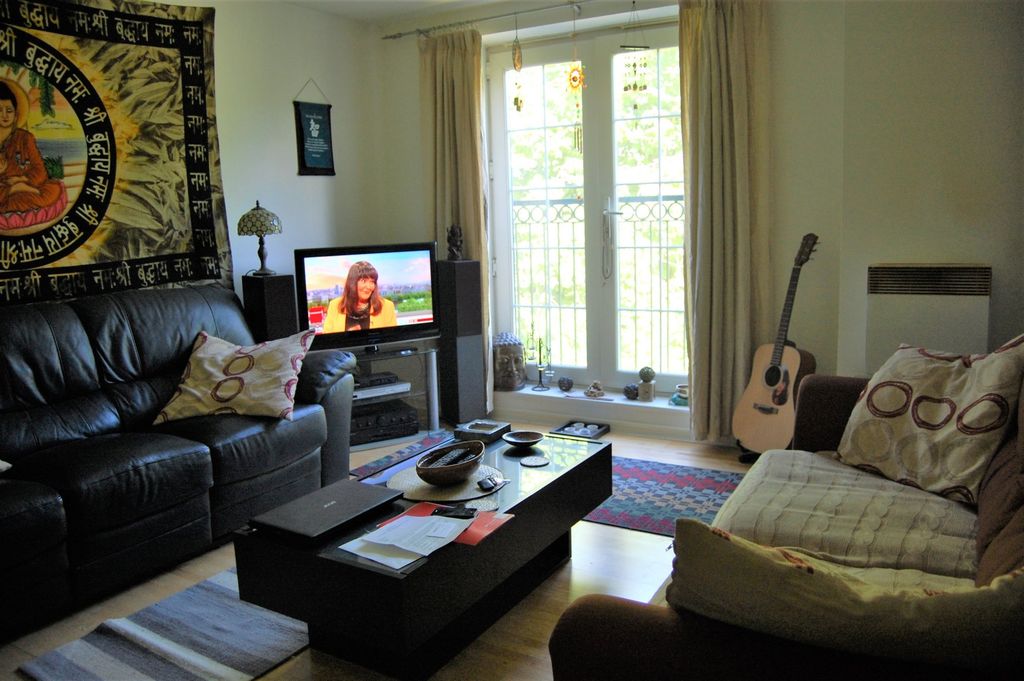 Property photo 2 of 11