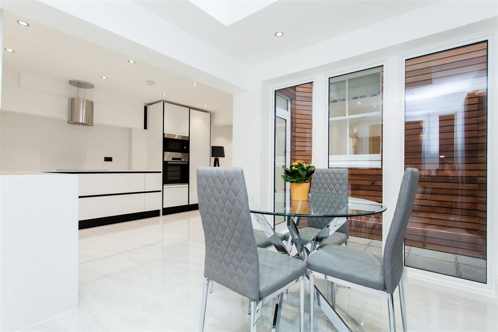 Property photo 3 of 10 6.Jpg