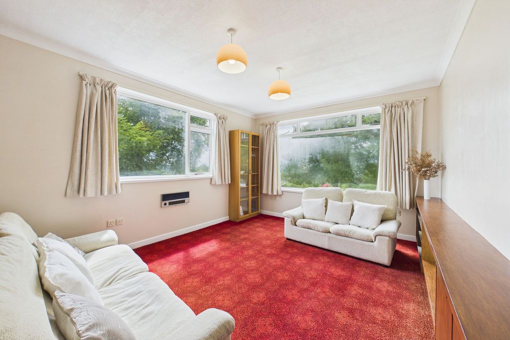 Property photo 2 of 44 Lounge Angle 1