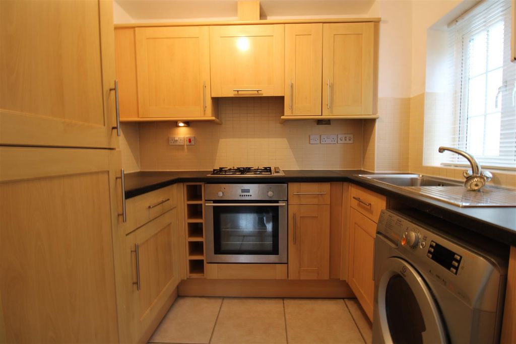 Property photo 2 of 5 Kitchen