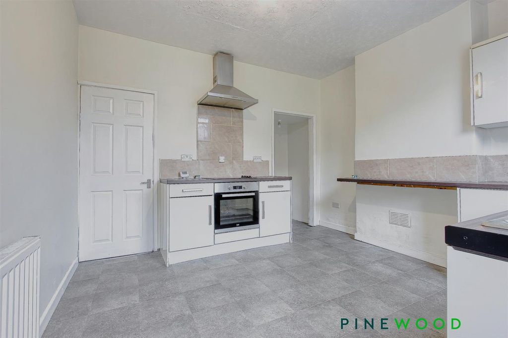 Property photo 2 of 12 Kitchen Diner