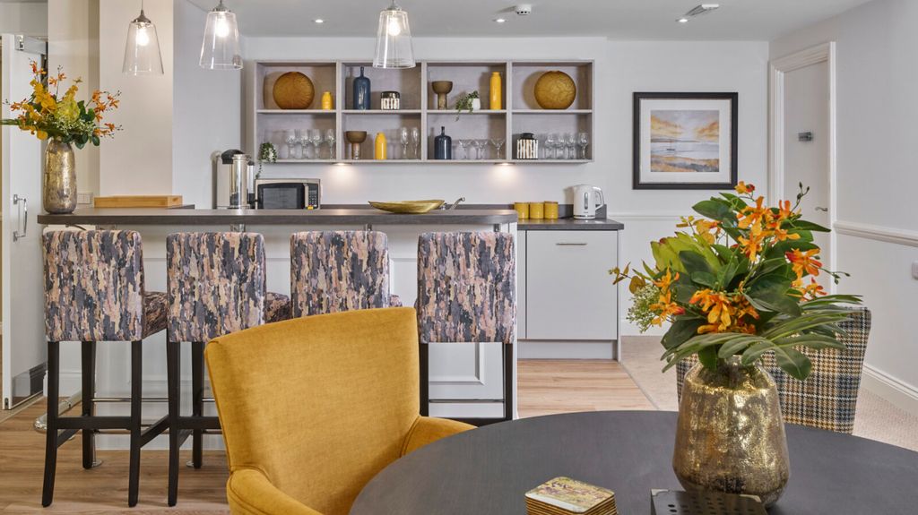 Property photo 2 of 19 Picture No. 14