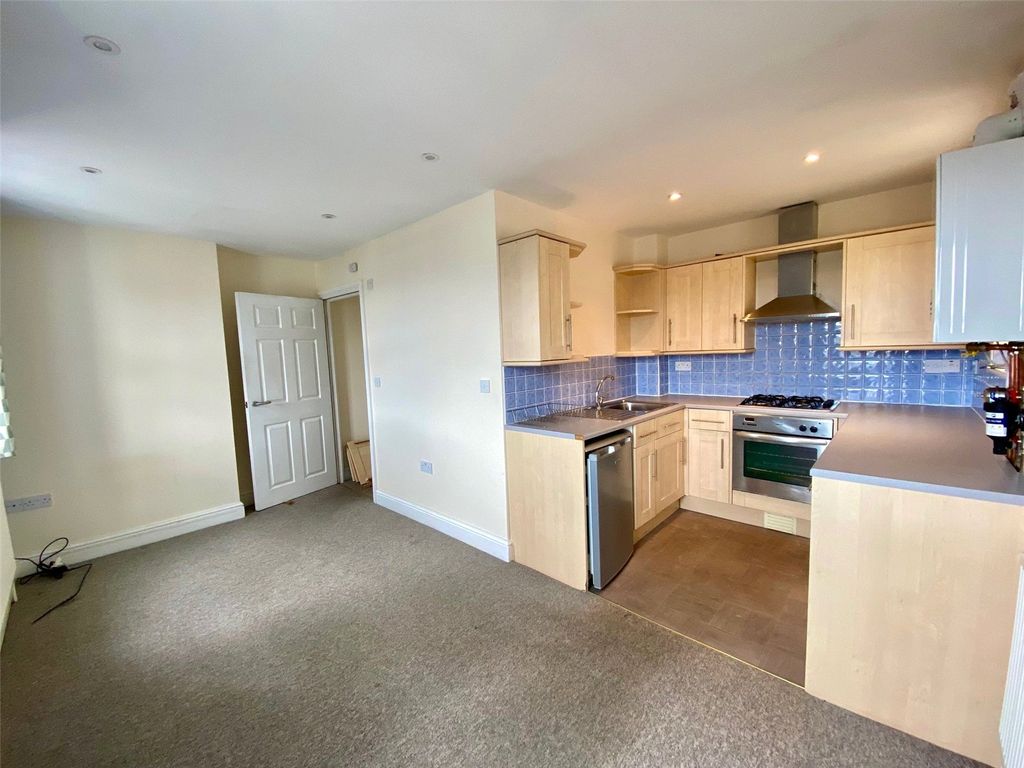 Property photo 2 of 12 Picture No. 30