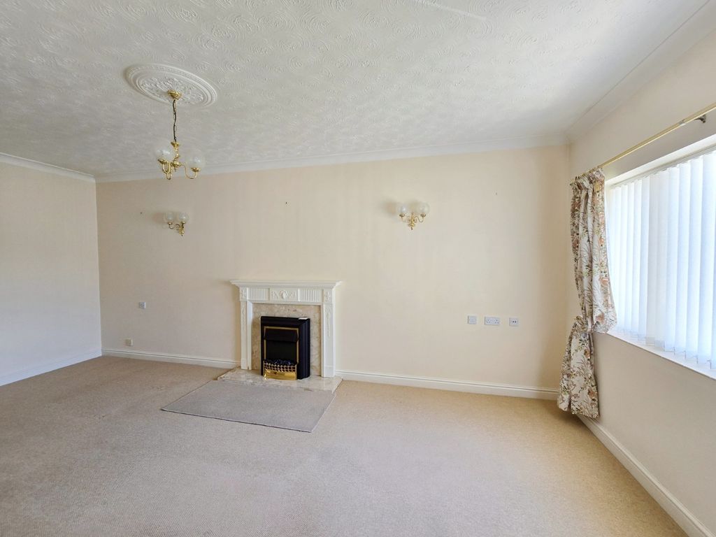 Property photo 3 of 8 4983133