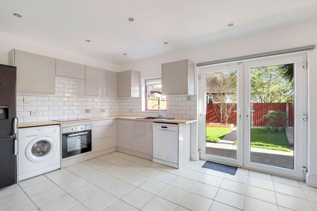 Property photo 3 of 14