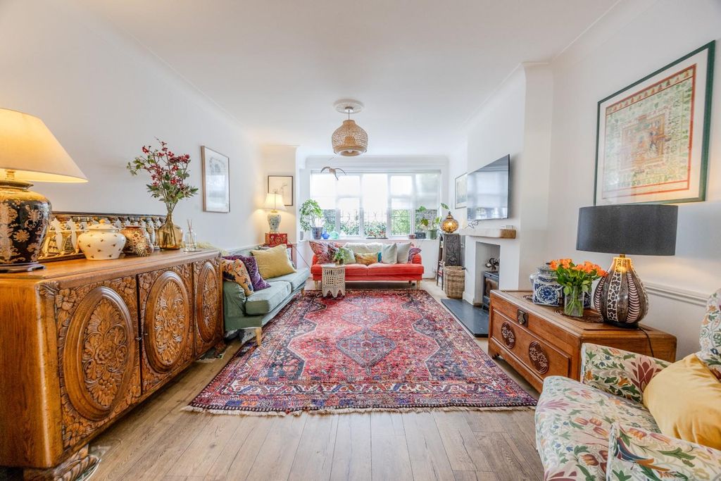 Property photo 2 of 30