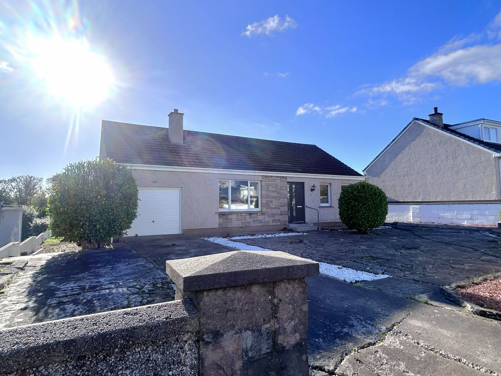 Property photo 2 of 44