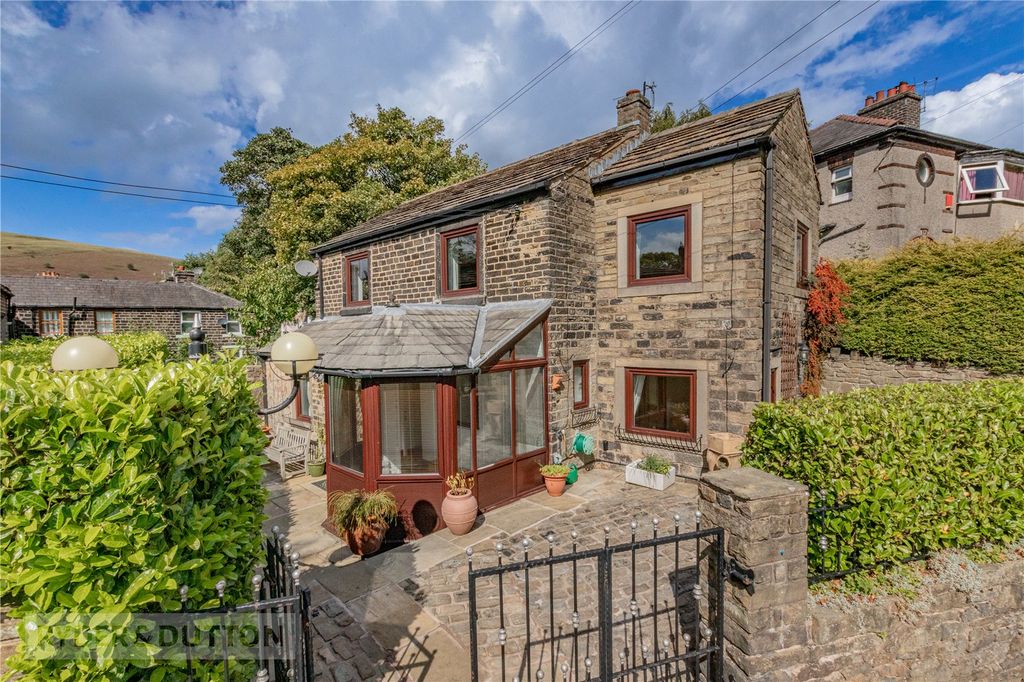 Property photo 1 of 25 Ladhill Lane