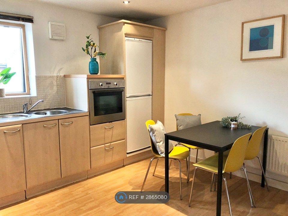 Property photo 2 of 16 Dining Kitchen