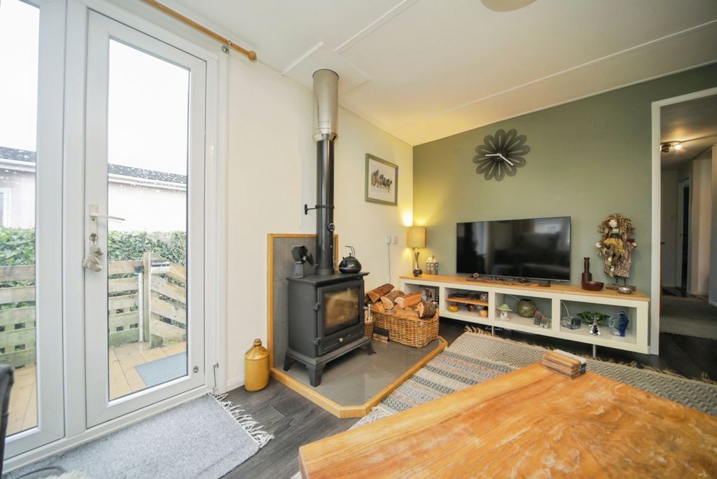 Property photo 2 of 20 Pbox-Img.Jpg