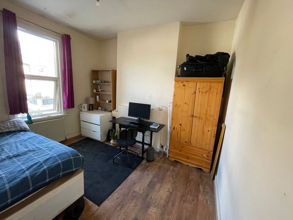 Property photo 2 of 4