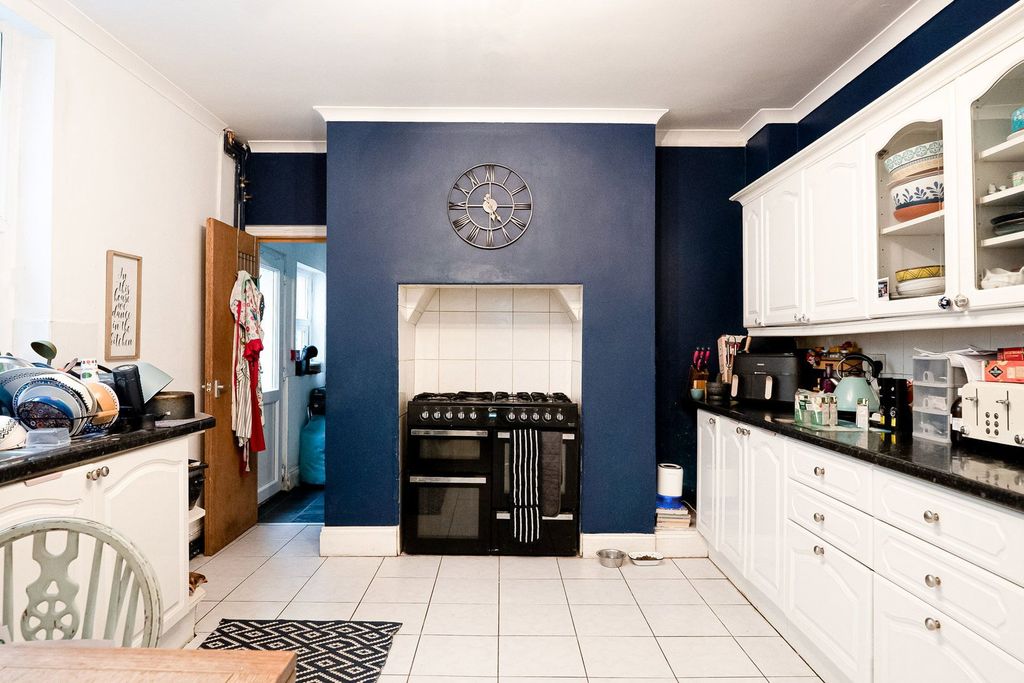 Property photo 3 of 22