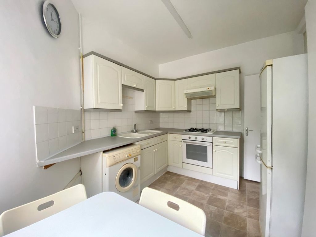 Property photo 3 of 7 d282B09B-7Afc-4200-9B3d-408Deab8B6Da