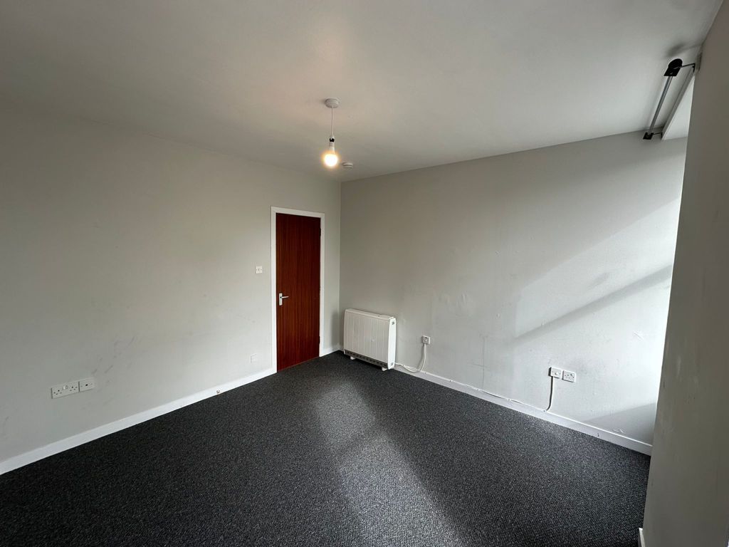 Property photo 2 of 8 Gallery