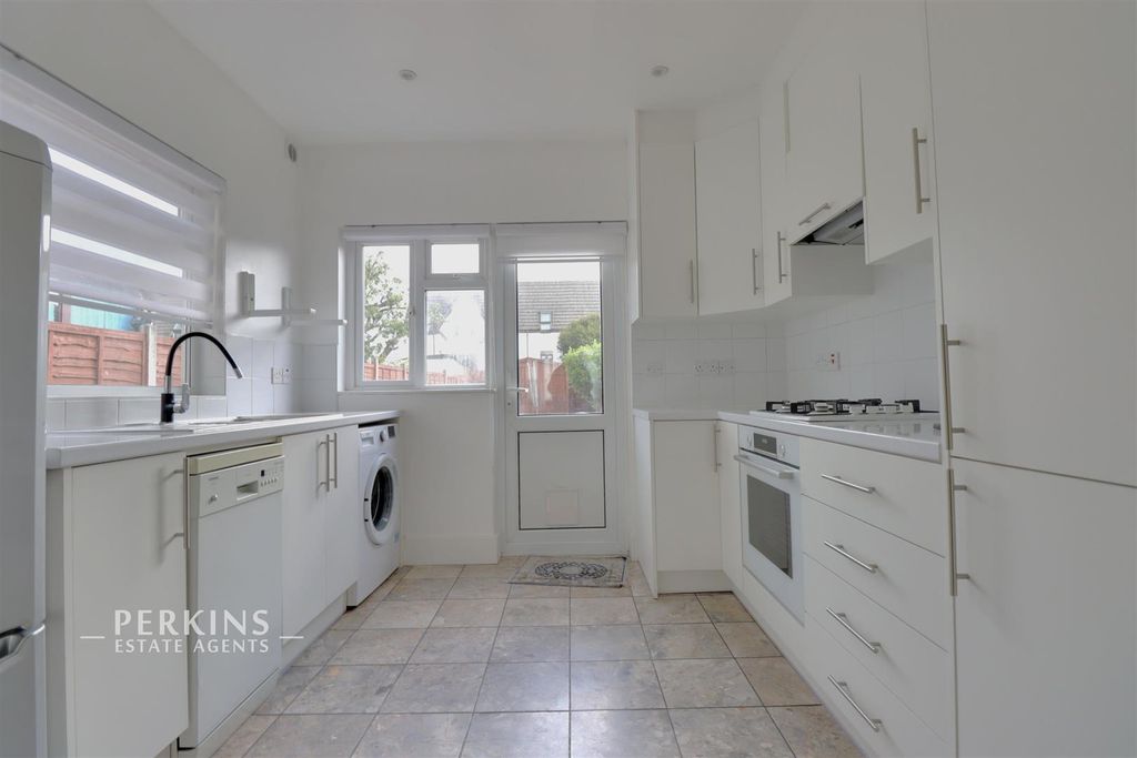 Property photo 1 of 7 Kitchen.Jpg