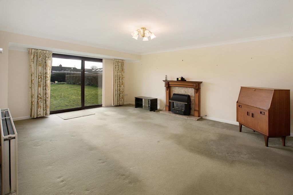 Property photo 3 of 14 Photo 8