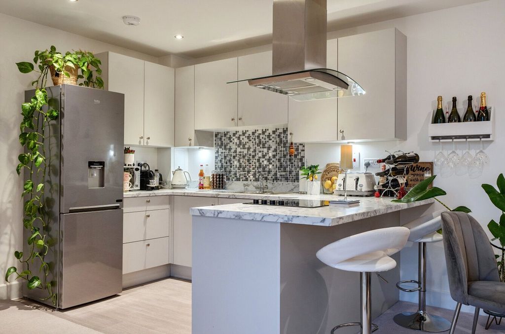 Property photo 2 of 22 1422973-9-69B2F2B...