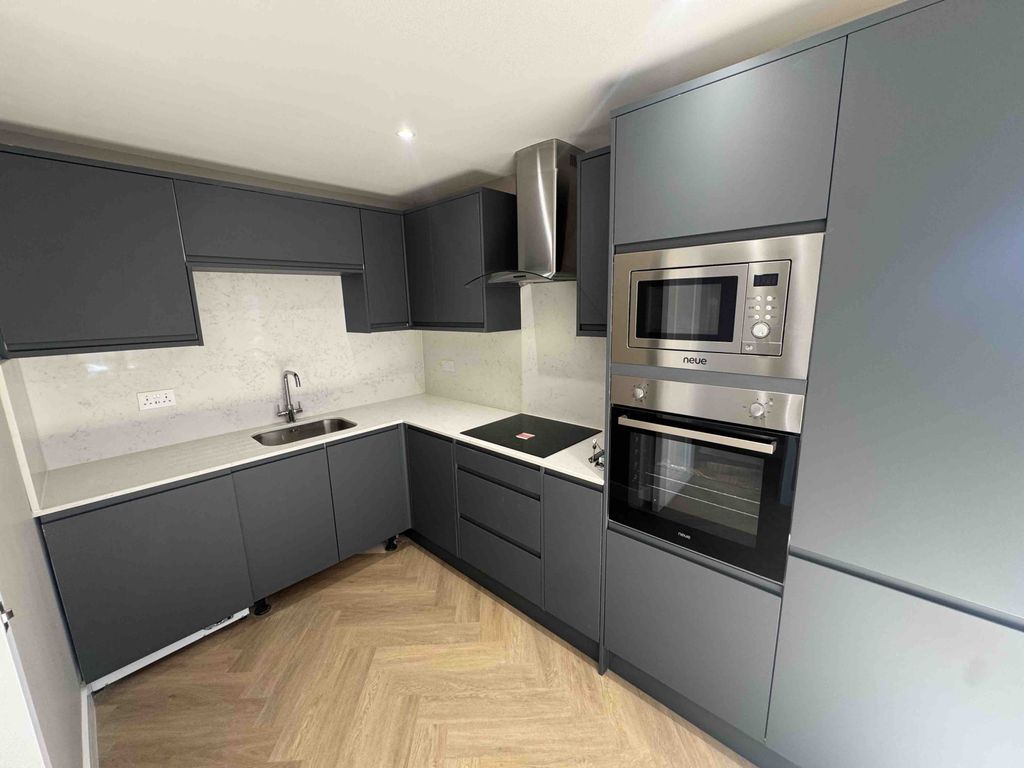 Property photo 1 of 5 2 Bed Flat To Rent