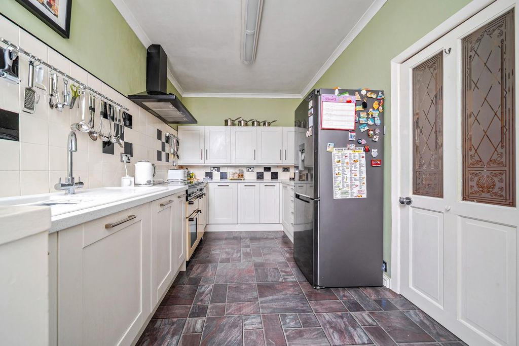 Property photo 3 of 18 1-698B3B351d314-1408881-14-698A244950318-1.Jpg