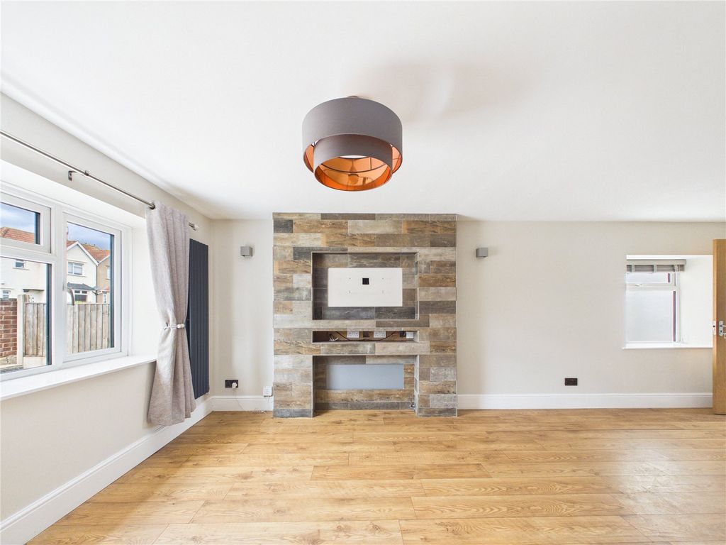 Property photo 2 of 15 Picture No. 06