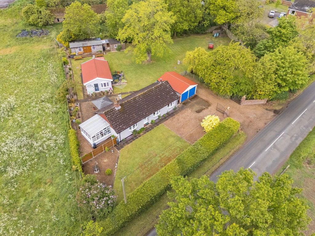 Property photo 2 of 28