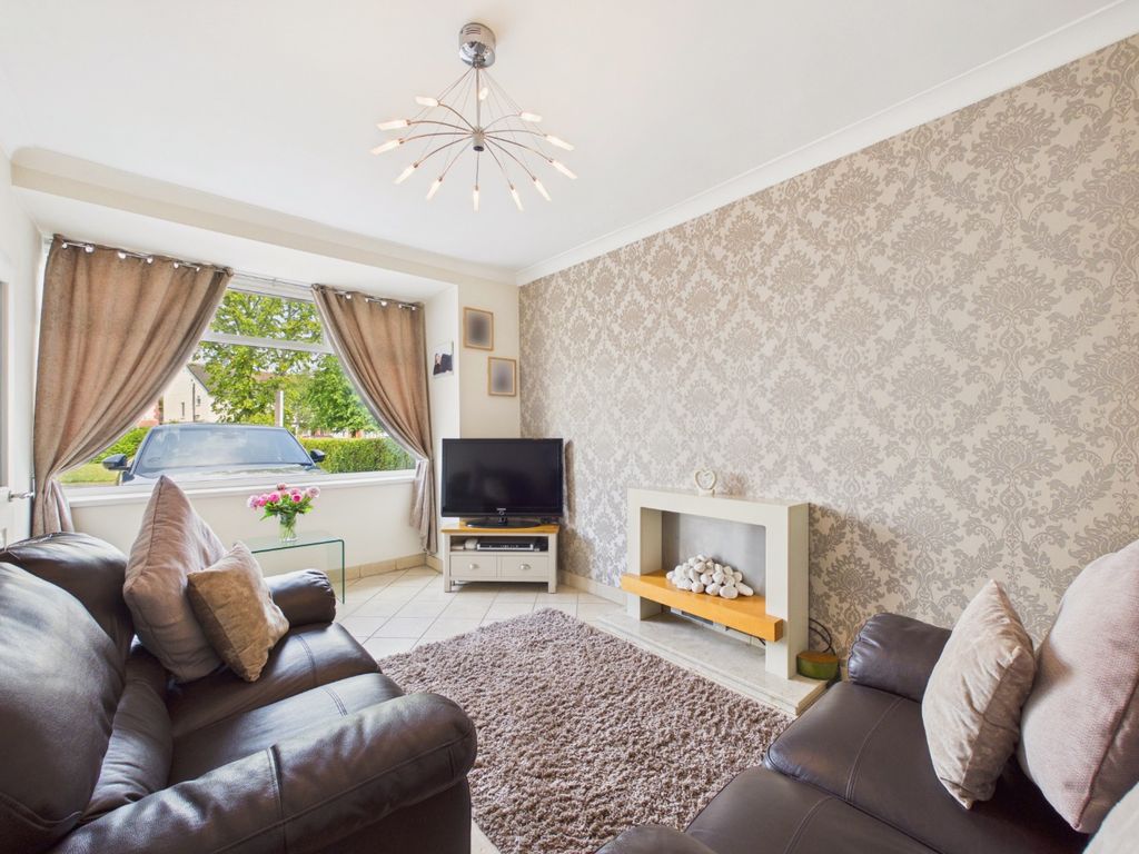 Property photo 2 of 17 5184183