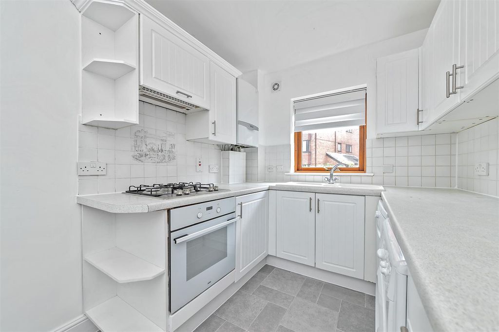 Property photo 3 of 14 9Ashtreecourt-14.Jpg