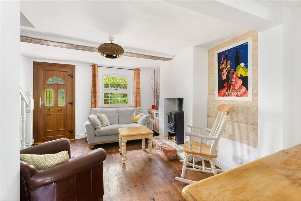 Property photo 3 of 14 162 Broughton Road, Banbury-5.Jpg