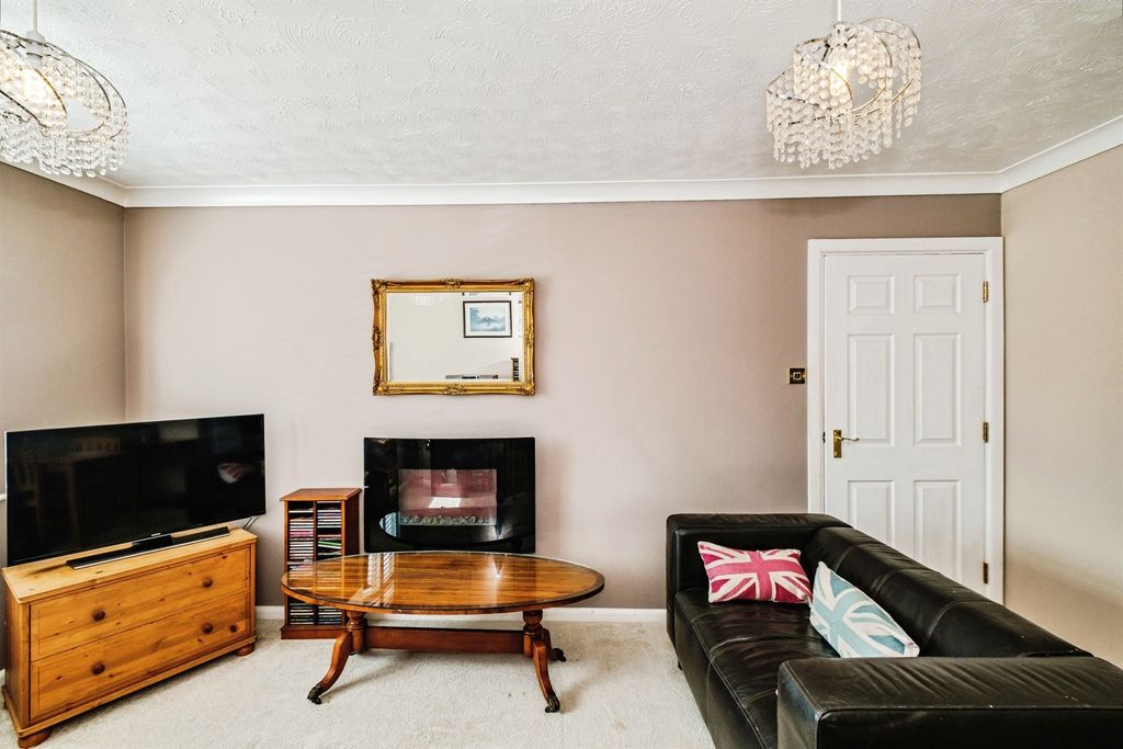 Property photo 3 of 17