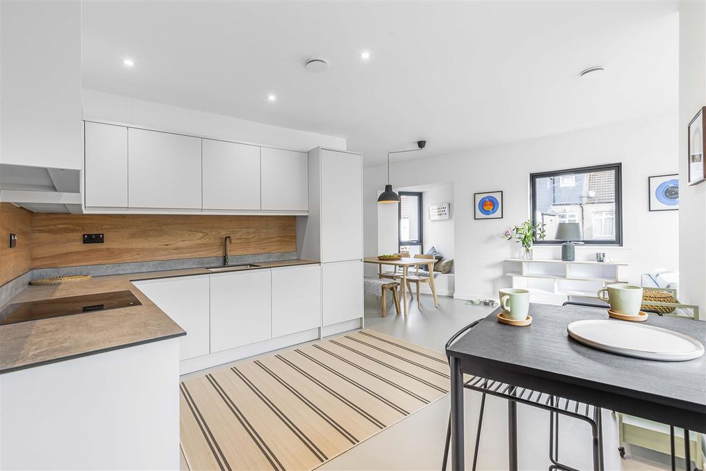 Property photo 3 of 19 38_Inglemore_Road-14.Jpg