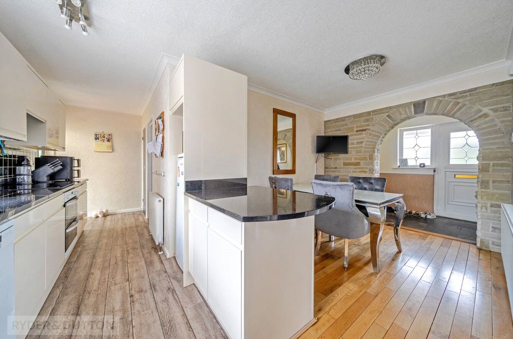 Property photo 2 of 22 Kitchen