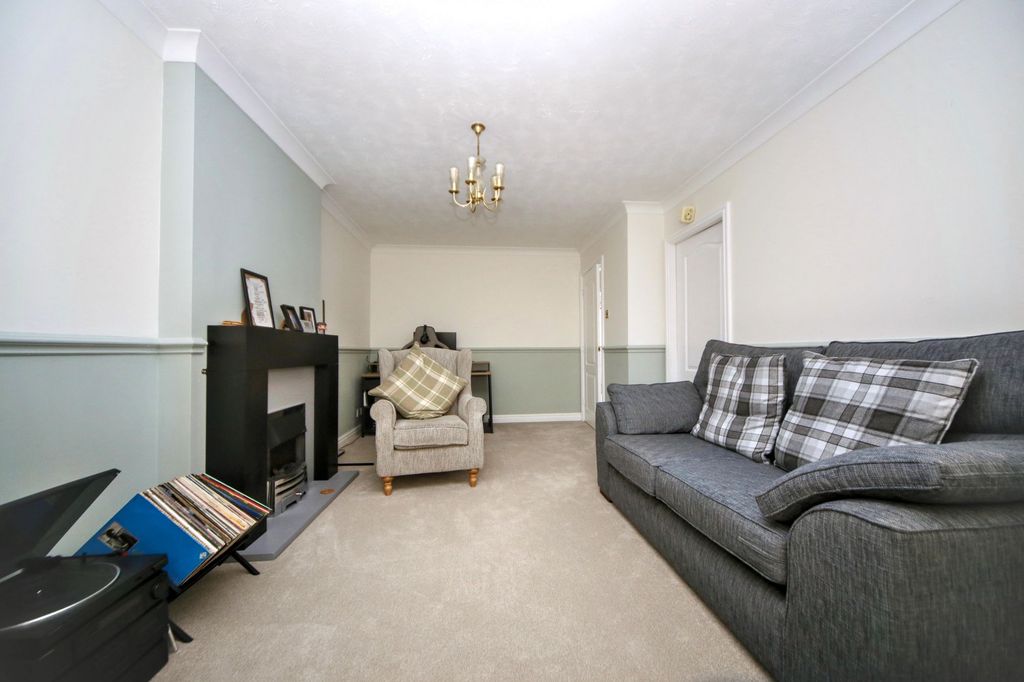 Property photo 2 of 18