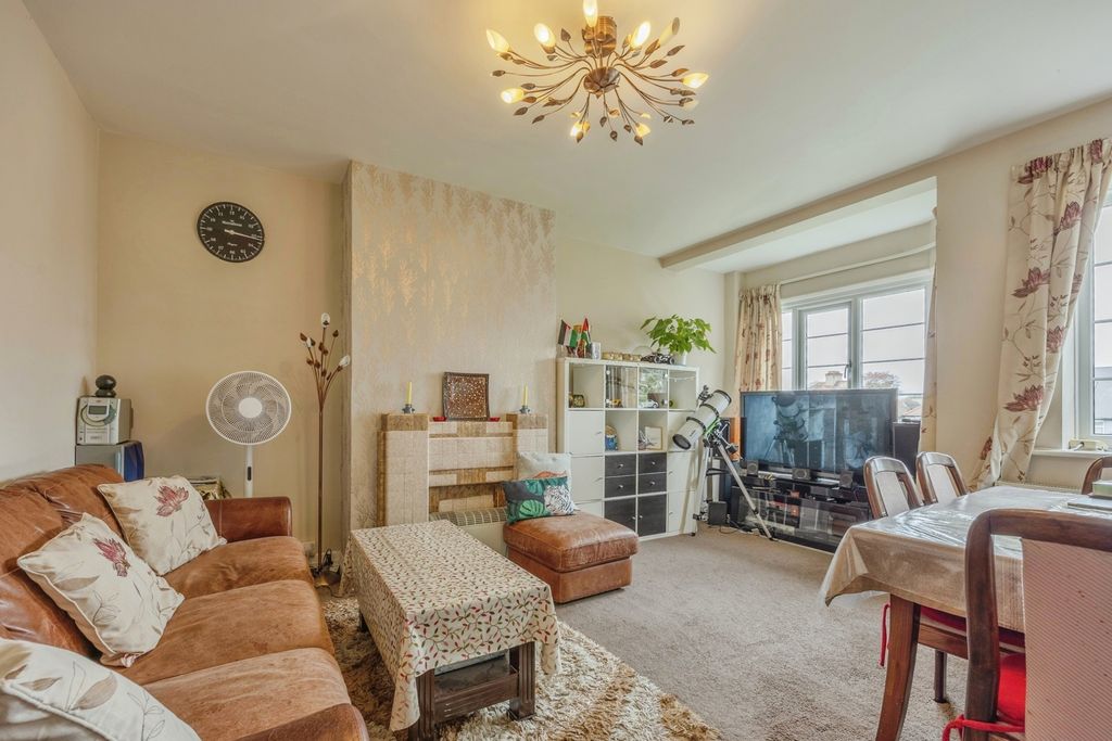 Property photo 3 of 19 Pbox-Img.Jpg