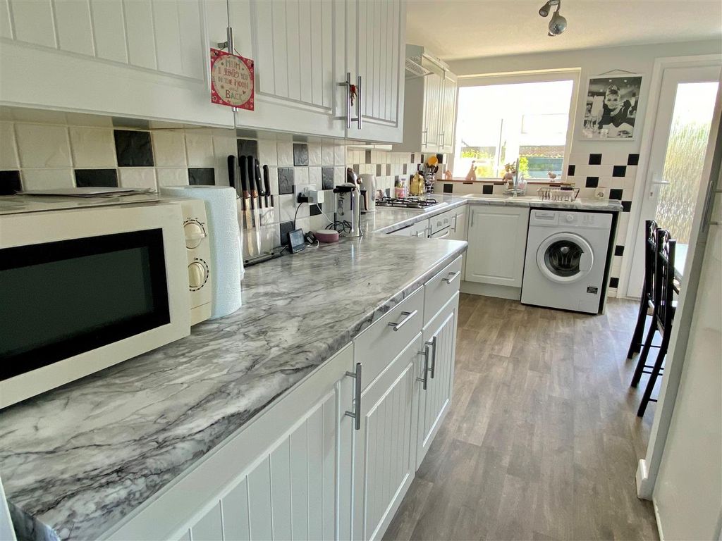 Property photo 3 of 13 Marsdenkit11.Jpg