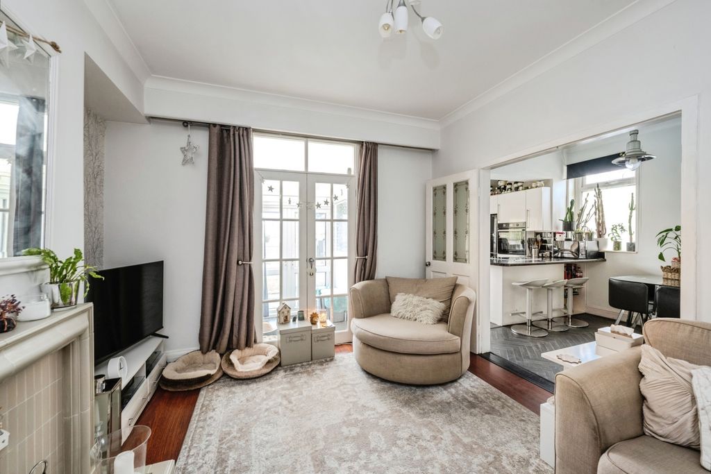 Property photo 2 of 20 Pbox-Img.Jpg