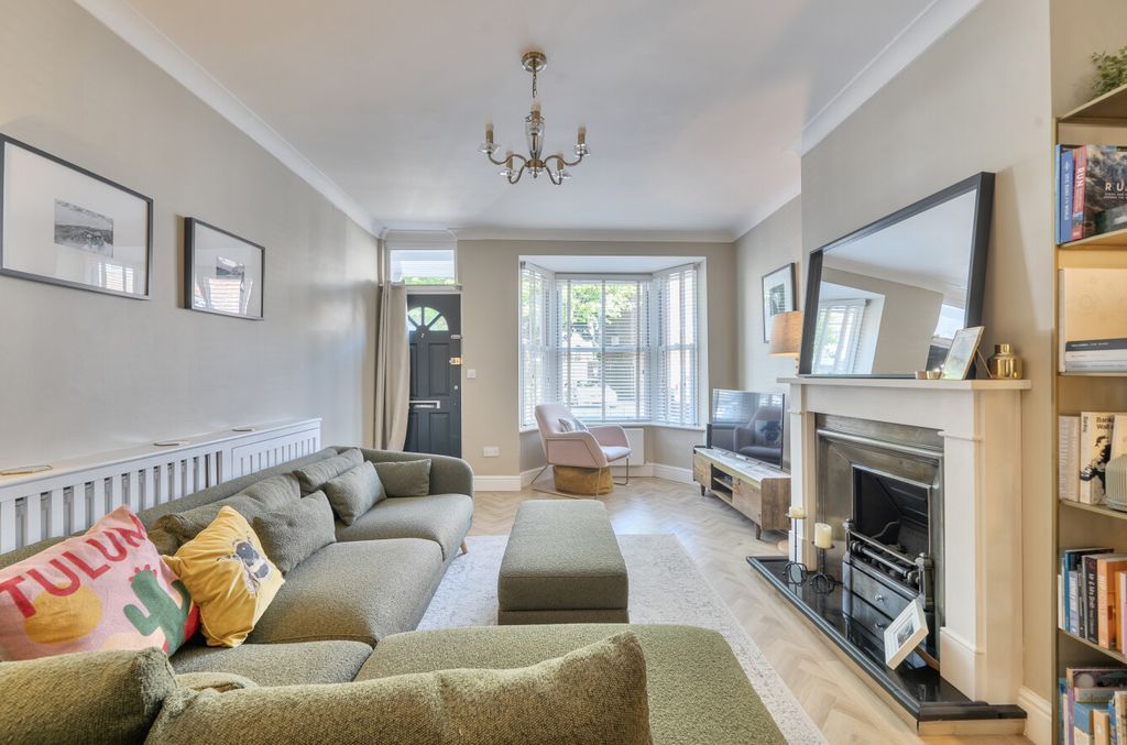 Property photo 3 of 14 1465809-28-6A0F35...